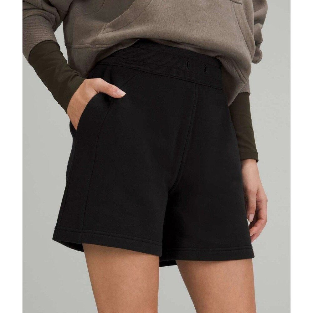 Lululemon Scuba High-Rise Short 5"